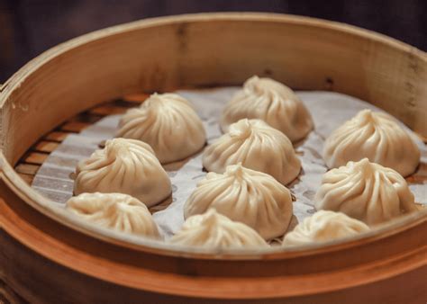  Suxiao Longbao: Una delizia saporita avvolta in un morbido guscio di pasta!